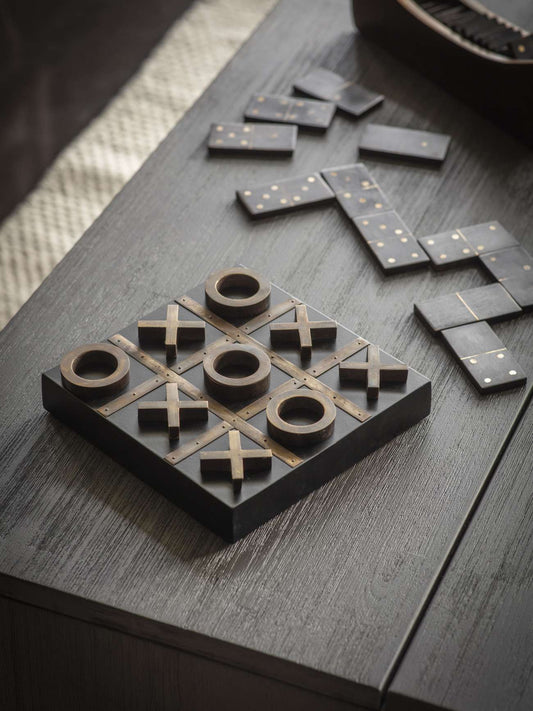 Columbia wooden noughts and crosses game