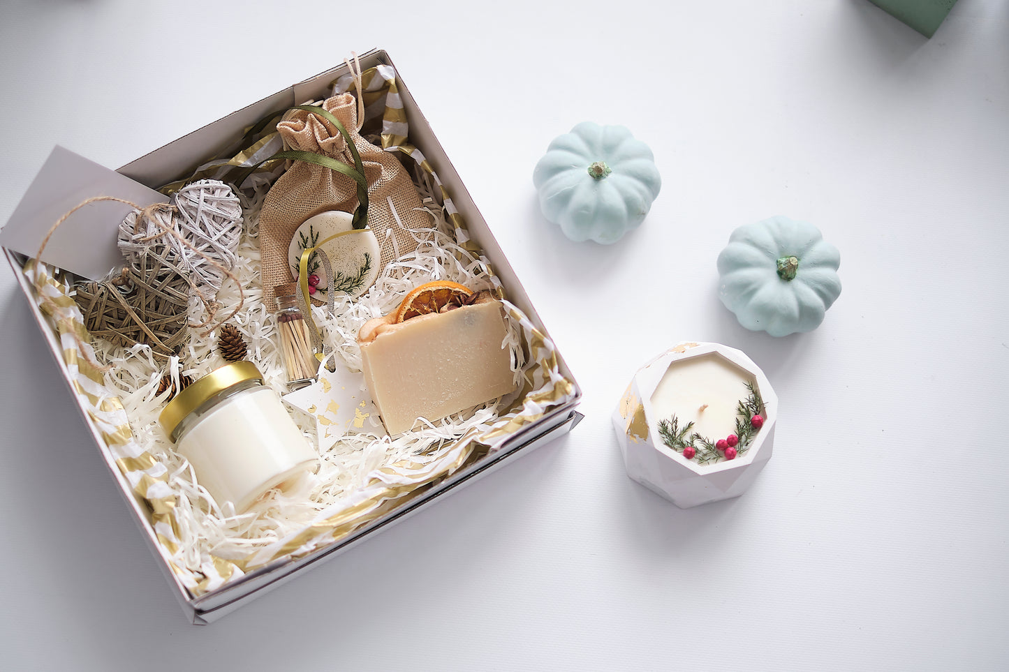 Seasonal Gift Box Subscription